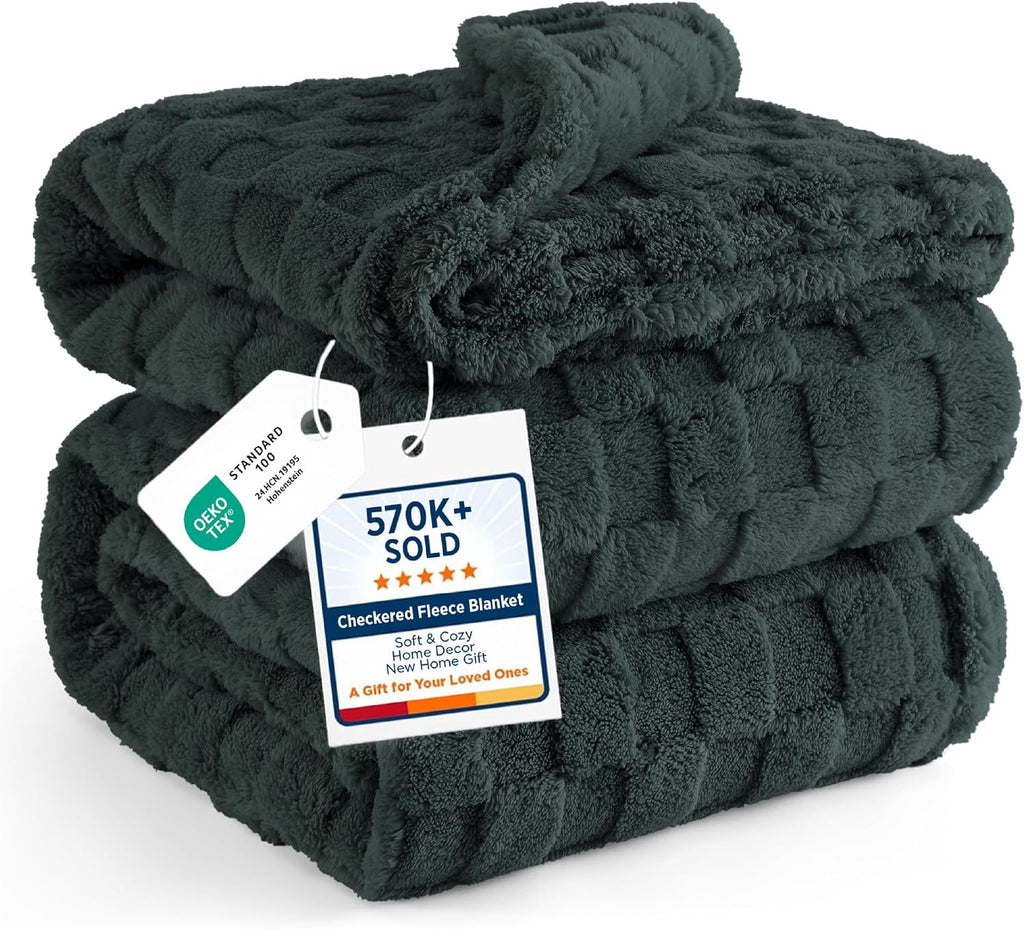 Bedsure GentleSoft Sage Green Throw Blanket for Couch - Checkered Cute Fleece Blankets, Soft Cozy Summer Throw for Bedroom Home Decor Gifts for Mom Girls, Green, 50x60 Inches