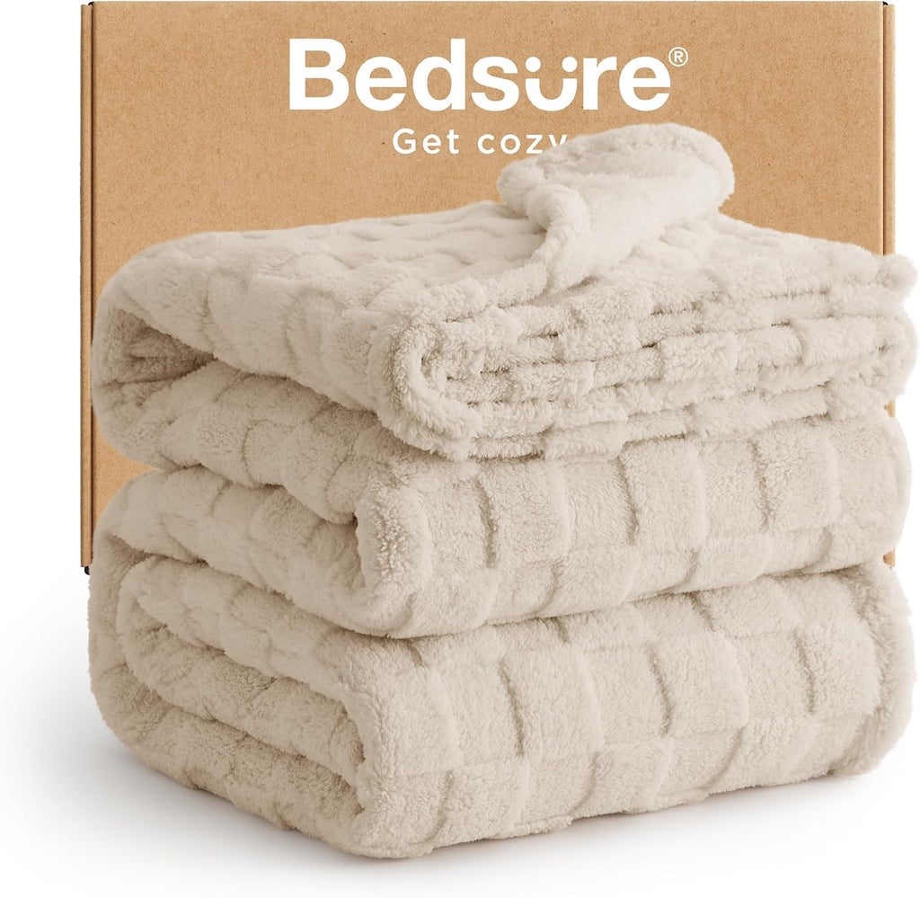 Bedsure GentleSoft Sage Green Throw Blanket for Couch - Checkered Cute Fleece Blankets, Soft Cozy Summer Throw for Bedroom Home Decor Gifts for Mom Girls, Green, 50x60 Inches