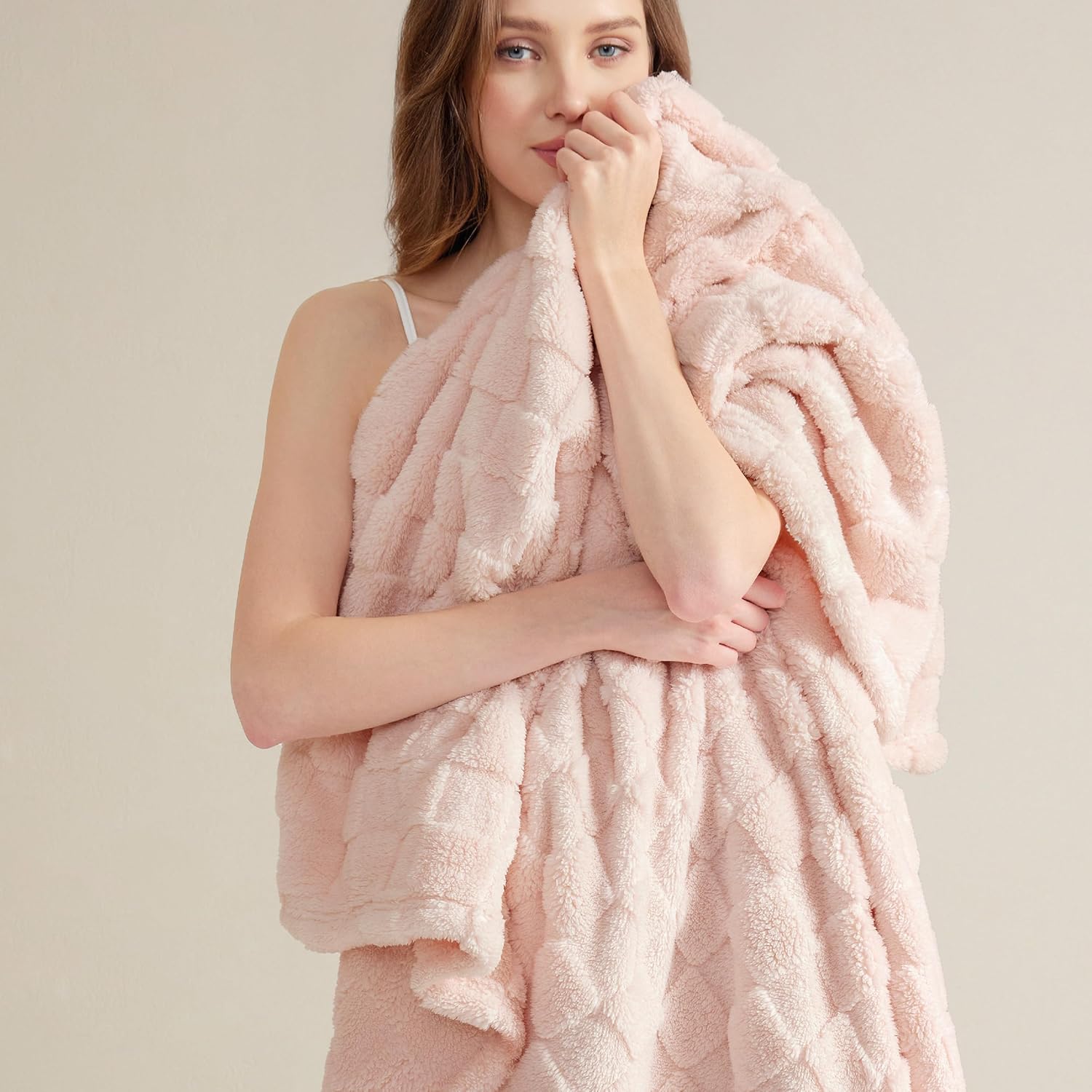 Bedsure GentleSoft Sage Green Throw Blanket for Couch - Checkered Cute Fleece Blankets, Soft Cozy Summer Throw for Bedroom Home Decor Gifts for Mom Girls, Green, 50x60 Inches