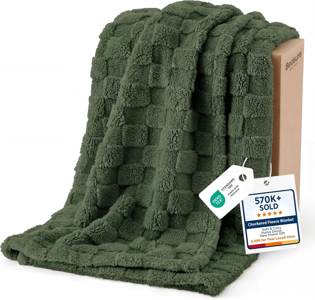 Bedsure GentleSoft Sage Green Throw Blanket for Couch - Checkered Cute Fleece Blankets, Soft Cozy Summer Throw for Bedroom Home Decor Gifts for Mom Girls, Green, 50x60 Inches