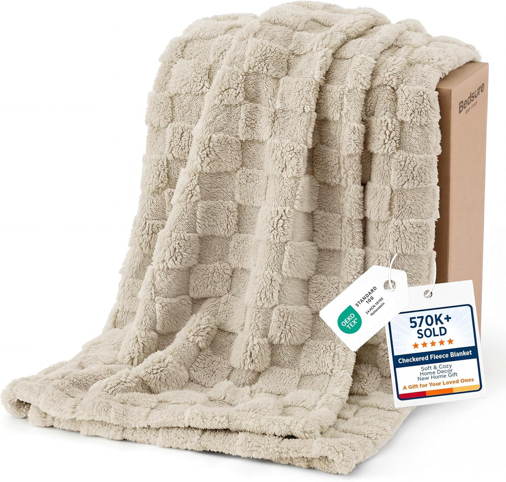 Bedsure GentleSoft Sage Green Throw Blanket for Couch - Checkered Cute Fleece Blankets, Soft Cozy Summer Throw for Bedroom Home Decor Gifts for Mom Girls, Green, 50x60 Inches