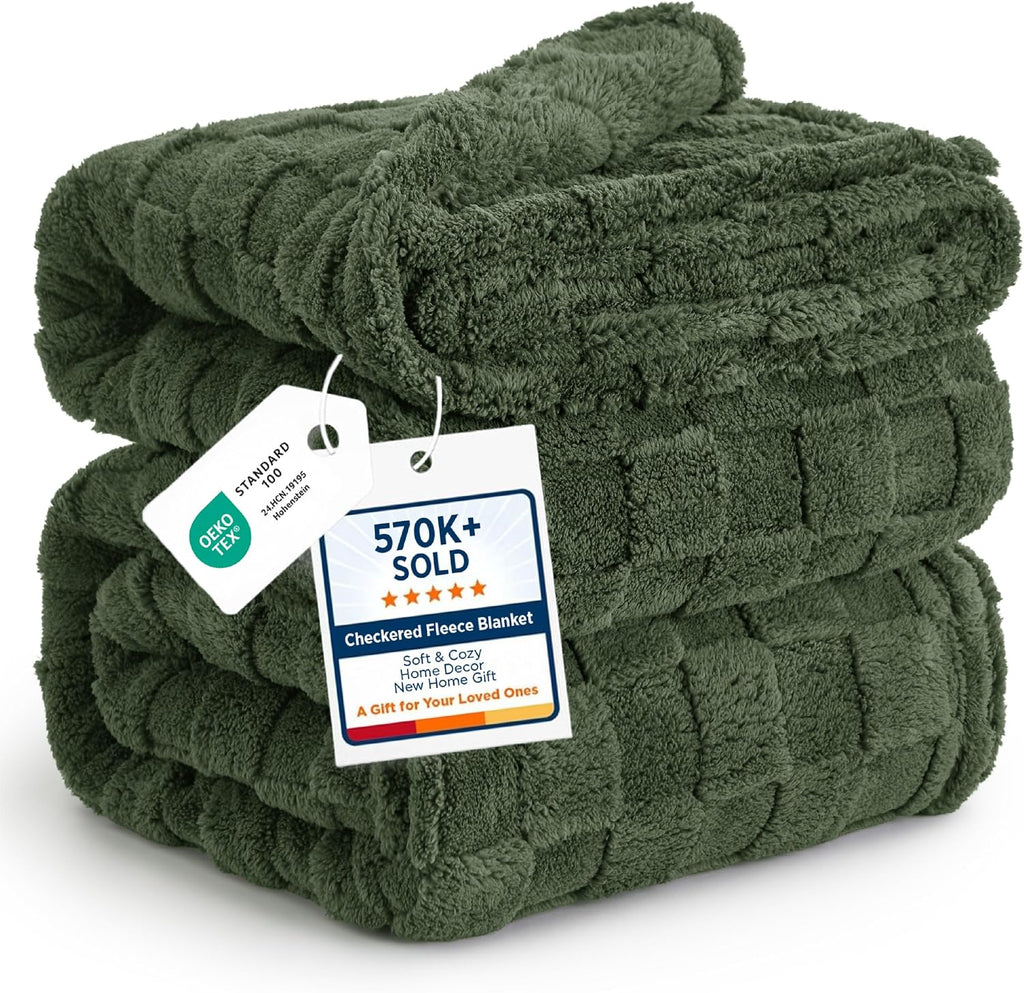 Bedsure GentleSoft Sage Green Throw Blanket for Couch - Checkered Cute Fleece Blankets, Soft Cozy Summer Throw for Bedroom Home Decor Gifts for Mom Girls, Green, 50x60 Inches