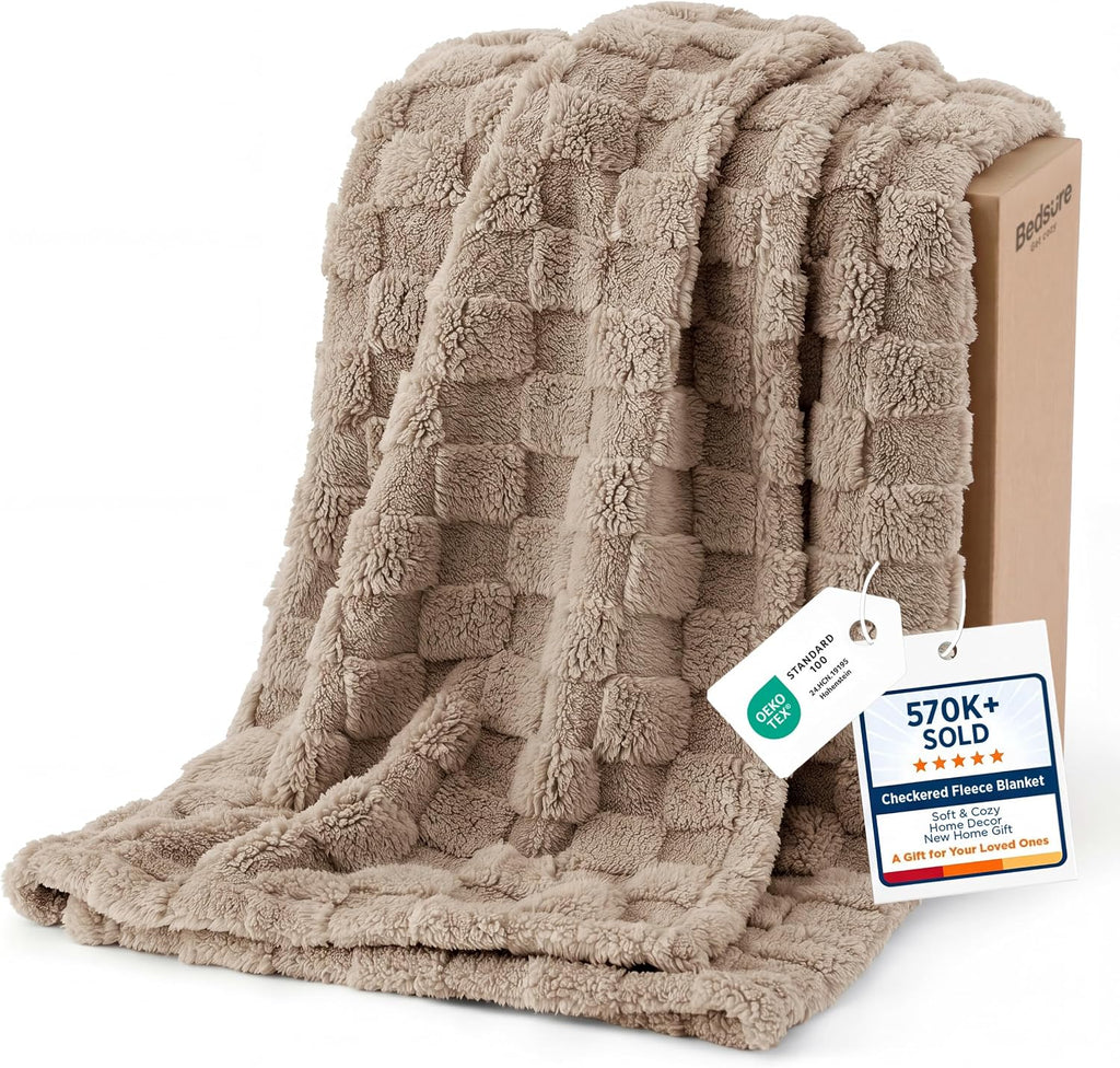 Bedsure GentleSoft Sage Green Throw Blanket for Couch - Checkered Cute Fleece Blankets, Soft Cozy Summer Throw for Bedroom Home Decor Gifts for Mom Girls, Green, 50x60 Inches
