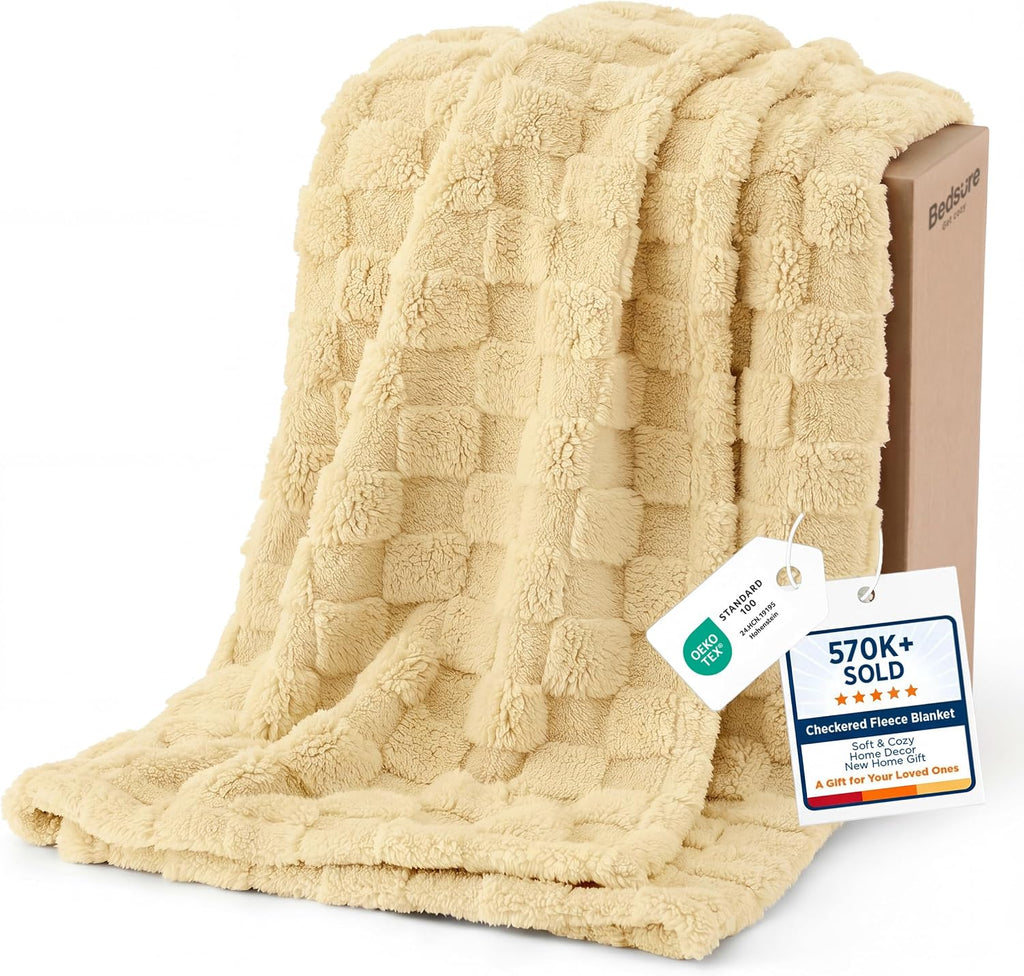 Bedsure GentleSoft Sage Green Throw Blanket for Couch - Checkered Cute Fleece Blankets, Soft Cozy Summer Throw for Bedroom Home Decor Gifts for Mom Girls, Green, 50x60 Inches