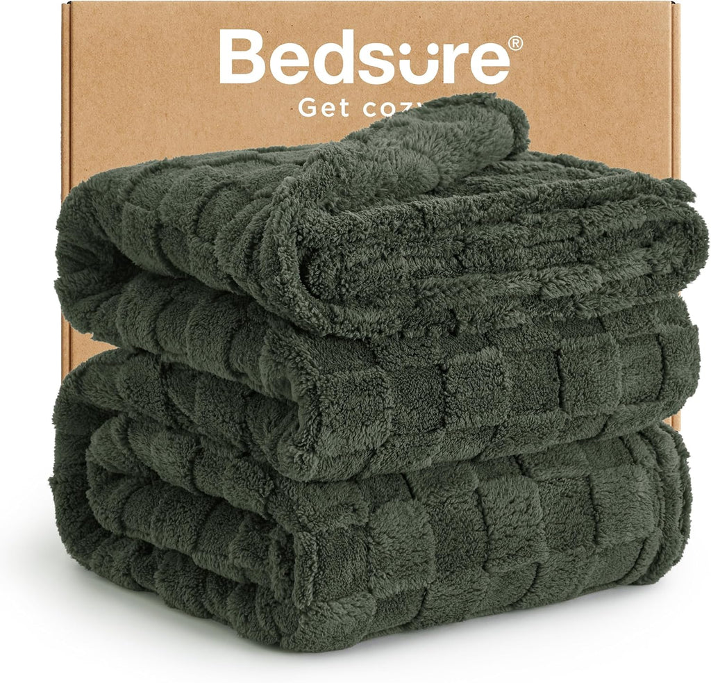 Bedsure GentleSoft Sage Green Throw Blanket for Couch - Checkered Cute Fleece Blankets, Soft Cozy Summer Throw for Bedroom Home Decor Gifts for Mom Girls, Green, 50x60 Inches